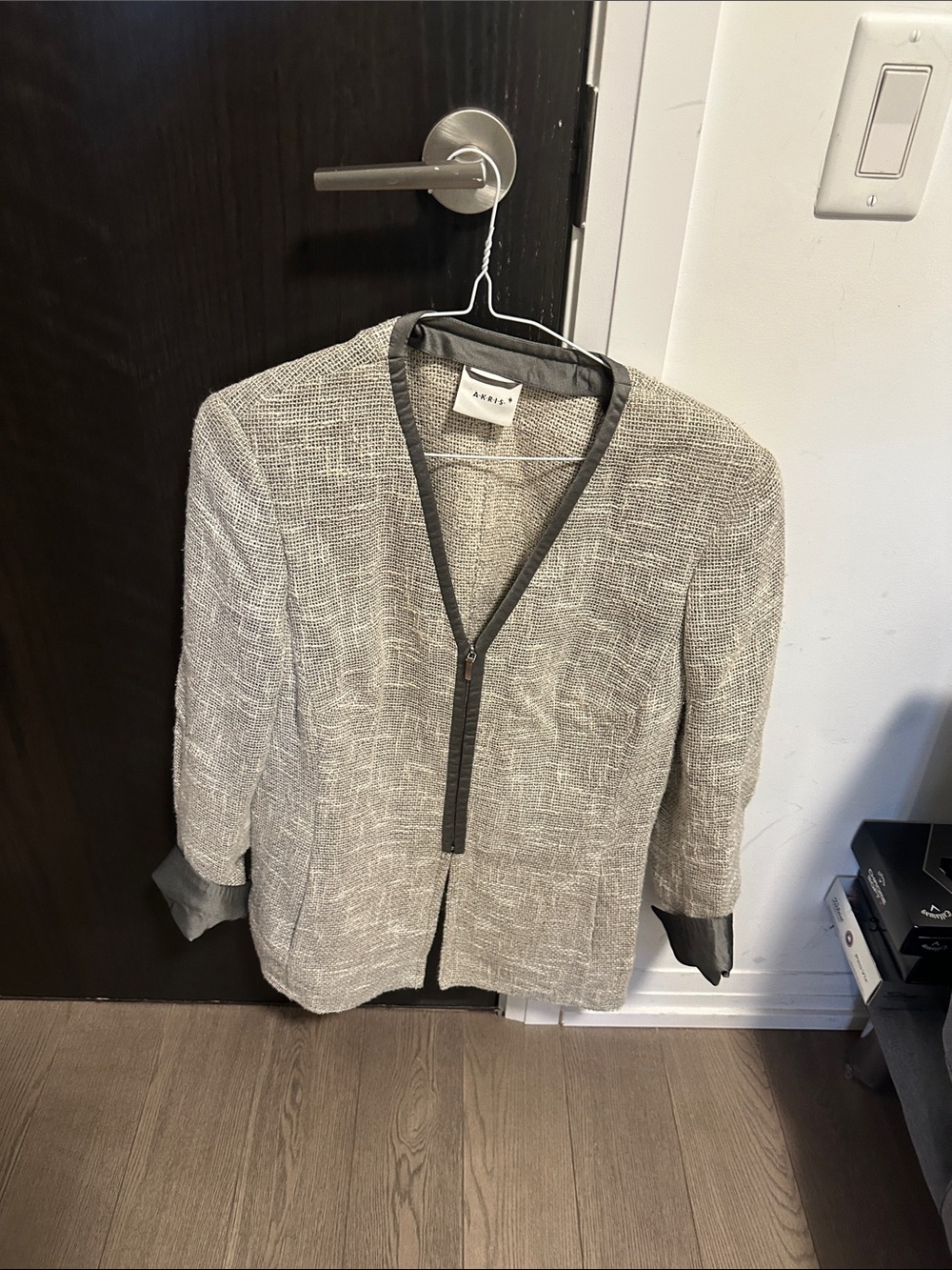 Akris Punto Light Gray Textured Zip-Front Blazer